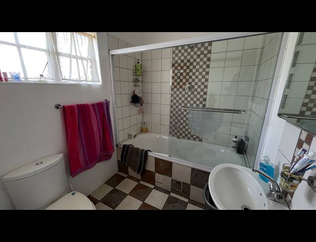 5 BEDROOM FREESTANDING FOR SALE IN BENONI AH